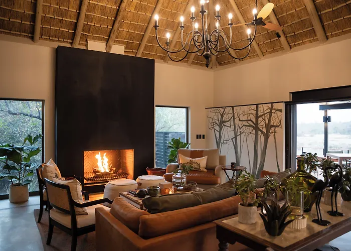 Thornybush Simbambili Lodge
